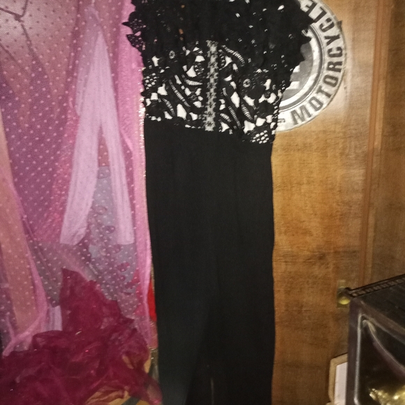 Multiple dresses - Picture 4 of 5